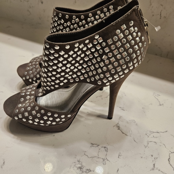 Stilettos - Picture 2 of 2